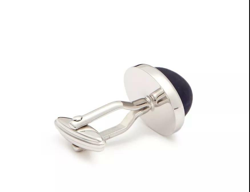 尚麟服飾酒店制服設(shè)計細(xì)節(jié)—鯨尾袖扣 尚麟服飾酒店制服設(shè)計細(xì)節(jié)—鯨尾袖扣